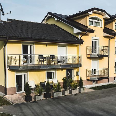 Ferienwohnung Schoenblick Weissenbach am Lech Exteriör bild