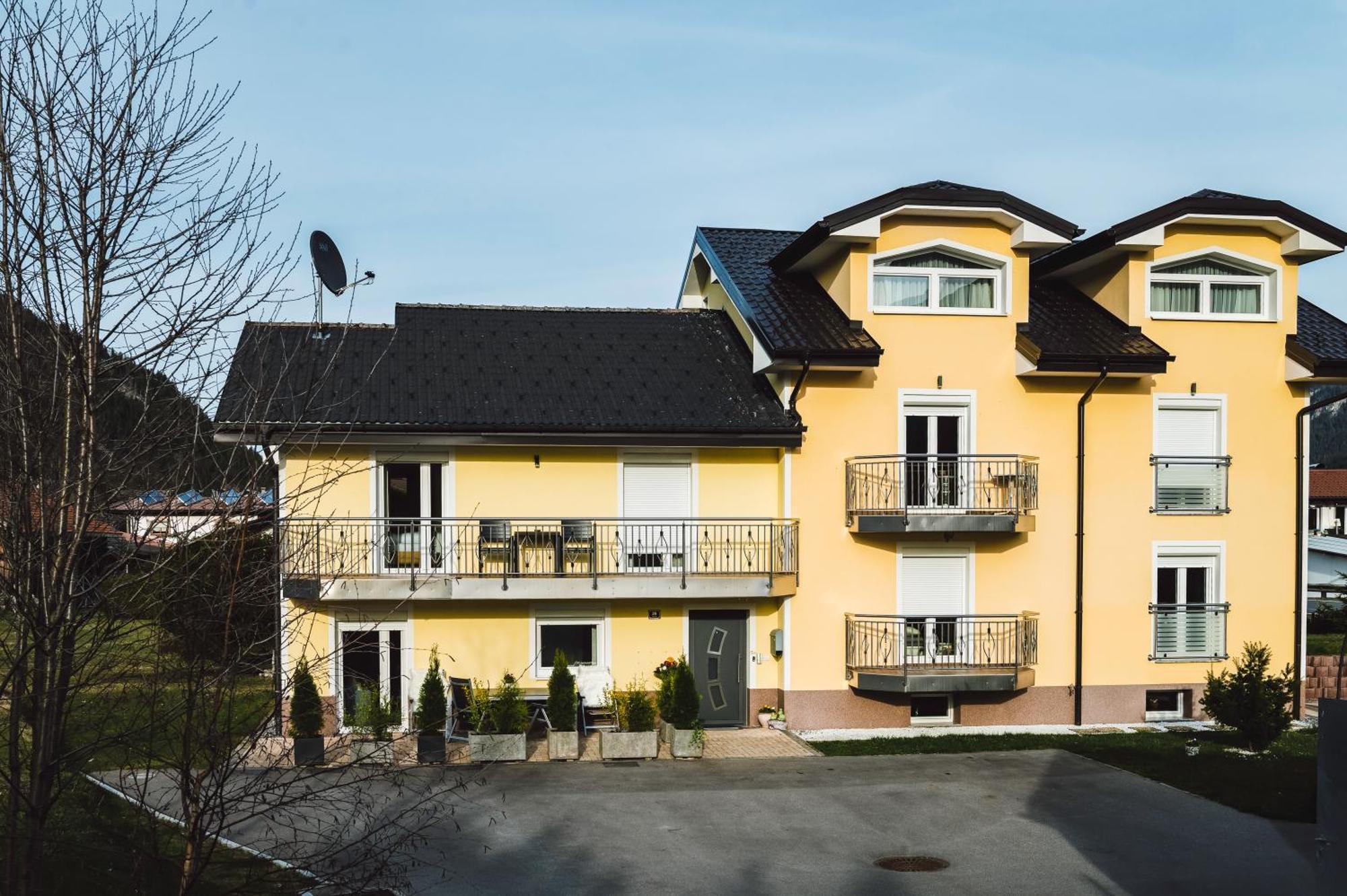 Ferienwohnung Schoenblick Weissenbach am Lech Exteriör bild