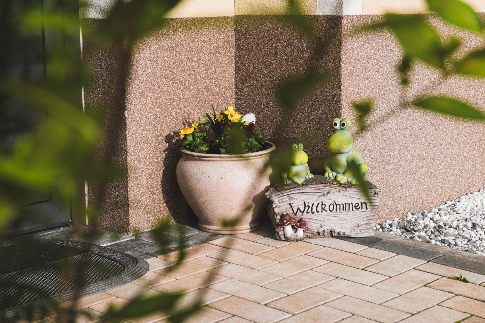 Ferienwohnung Schoenblick Weissenbach am Lech Exteriör bild